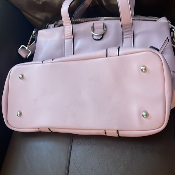 Like new pink purse - Picture 3 of 4